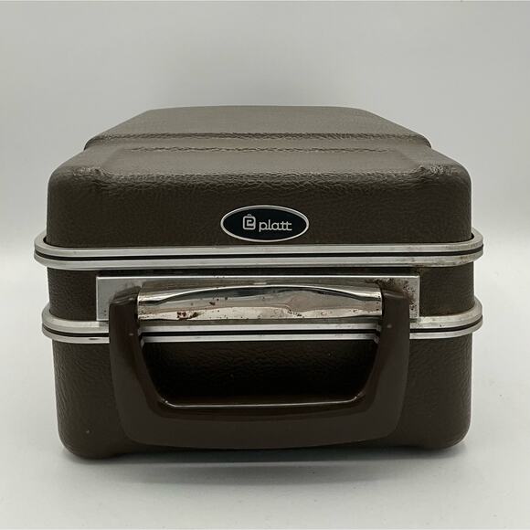 Platt Travel Bar Case Set includes key and most accessories - Picture 10 of 11